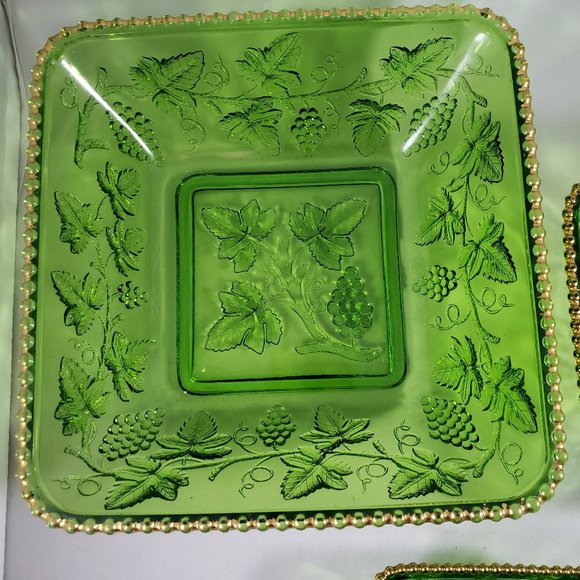 EAPG US Glass Emerald Green Beaded Grape "California" Square Bowl Set ca. 1899 - Picture 5 of 8